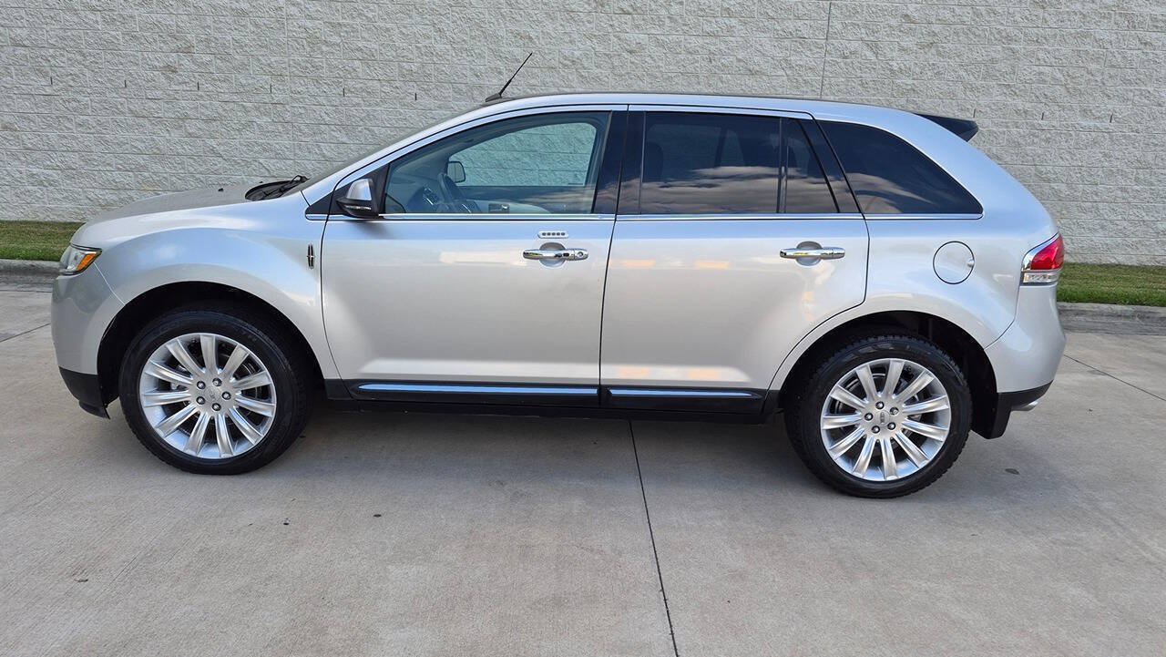 Used 2015 Lincoln MKX AWD w/ Equipment Group 102A image 2