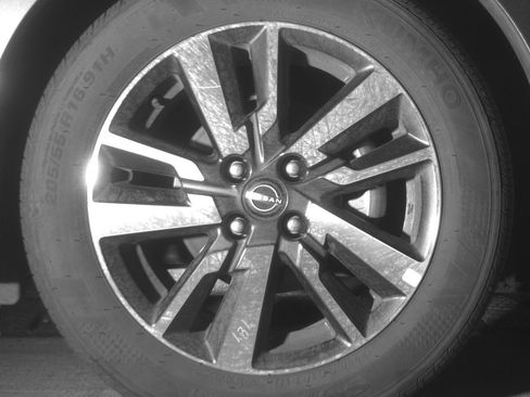 Used 2025 Nissan Versa SV image 13