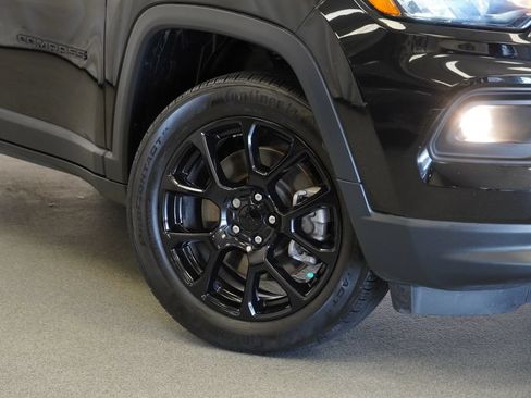 Used 2023 Jeep Compass Latitude w/ Convenience Group AWD/4WD image 10