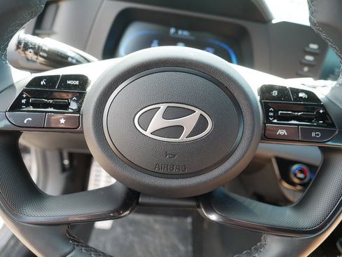 Certified 2025 Hyundai Elantra Sport FWD image 24