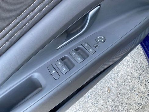 Used 2021 Hyundai Elantra SEL w/ Convenience Package image 18