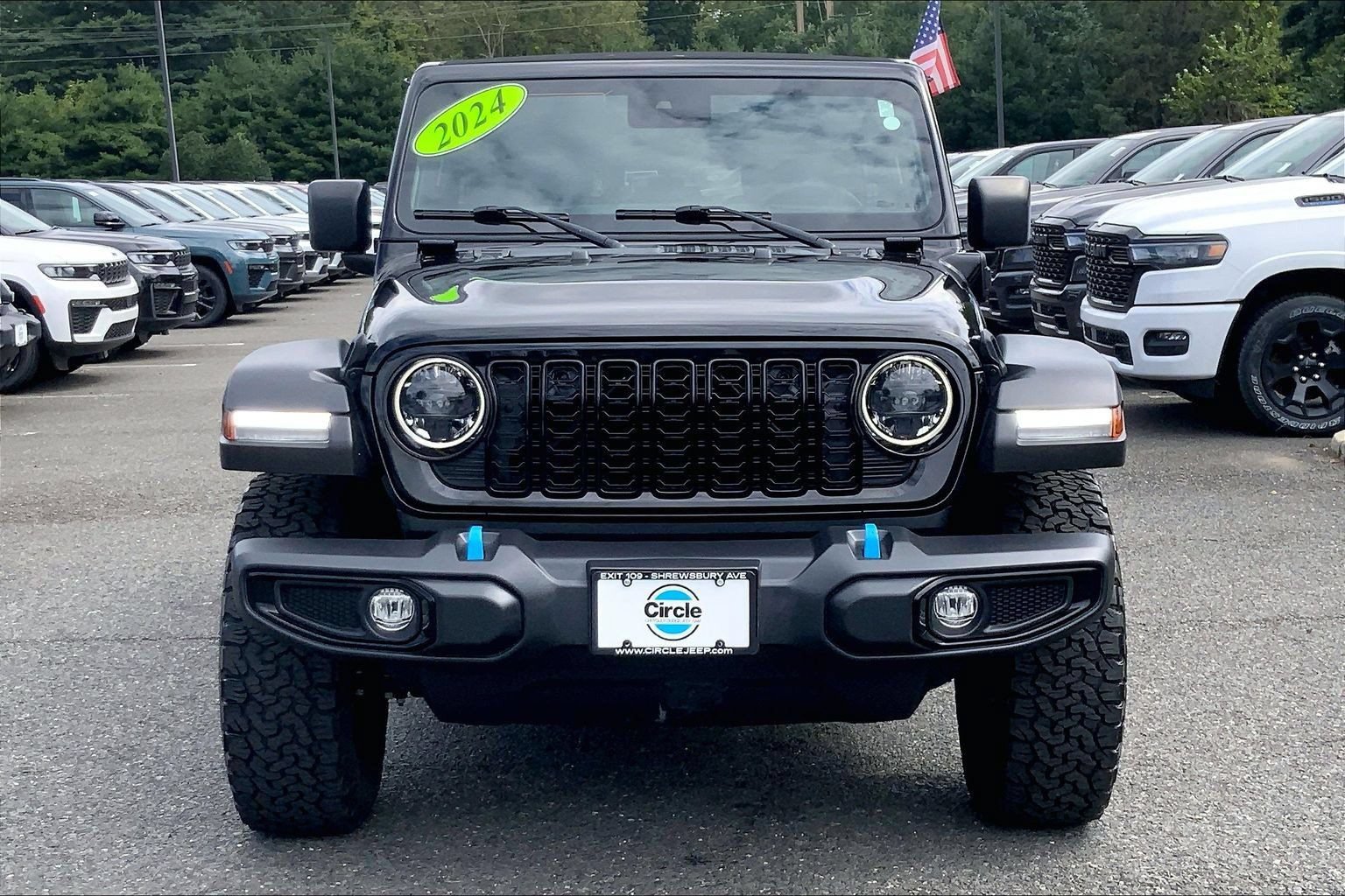 Certified 2024 Jeep Wrangler Unlimited AWD/4WD image 3