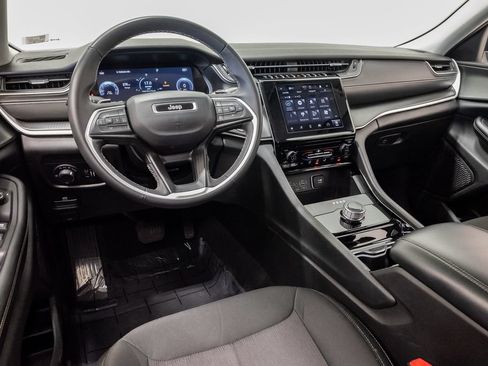 Certified 2023 Jeep Grand Cherokee L Laredo AWD/4WD image 6
