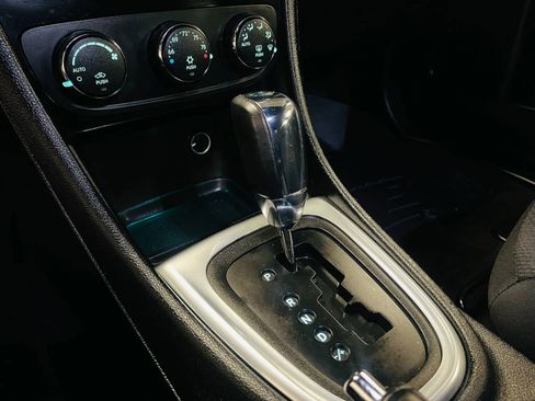 Used 2014 Chrysler 200 Touring image 18