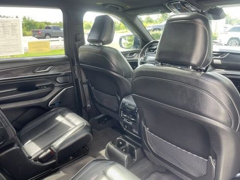 Used 2023 Jeep Grand Cherokee L Overland AWD/4WD image 13