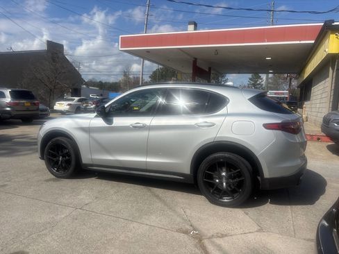 Used 2020 Alfa Romeo Stelvio w/ Nero Edizione image 7