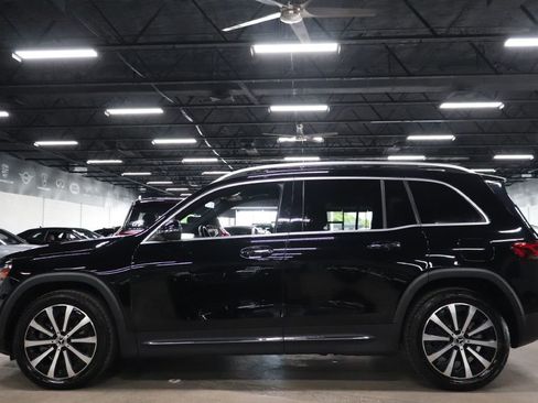 Used 2020 Mercedes-Benz GLB 250 image 2
