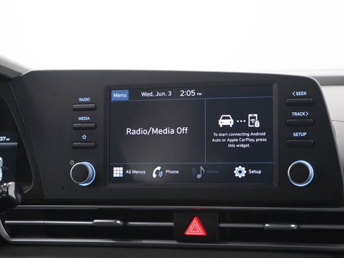 Certified 2023 Hyundai Elantra SE FWD image 14