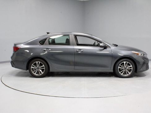 Used 2024 Kia Forte LXS FWD image 9