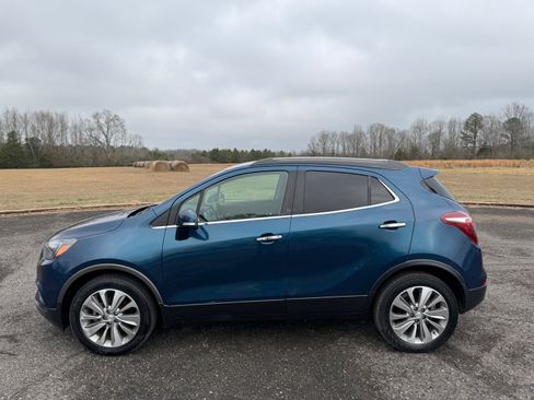 Used 2019 Buick Encore Preferred image 2