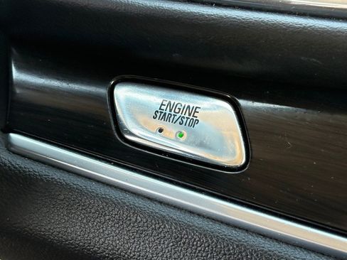 Used 2020 Buick Enclave Premium w/ Sun and Sites Package image 30