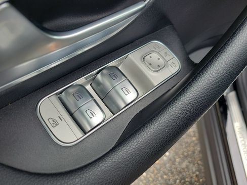 Used 2025 Mercedes-Benz GLS 450 4MATIC image 18