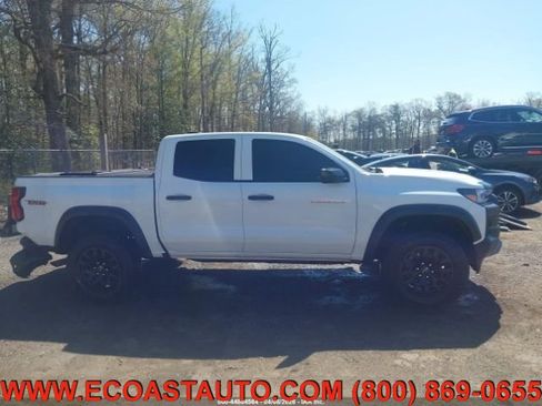 Used 2024 Chevrolet Colorado Trail Boss w/ Advanced Trailering Package AWD/4WD image 2
