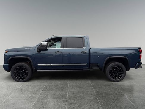Certified 2025 Chevrolet Silverado 2500 High Country w/ Technology Package AWD/4WD image 2