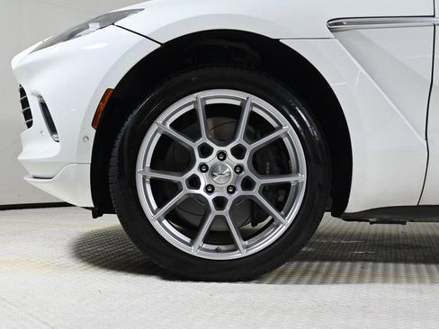 Used 2024 Aston Martin DBX image 4