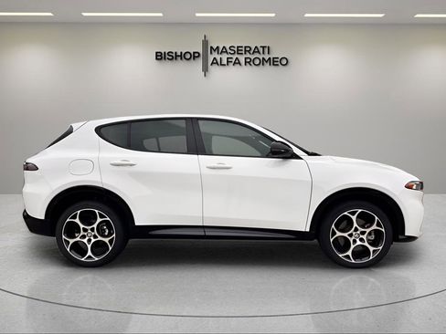 Used 2025 Alfa Romeo Tonale w/ Premium Package AWD/4WD image 7