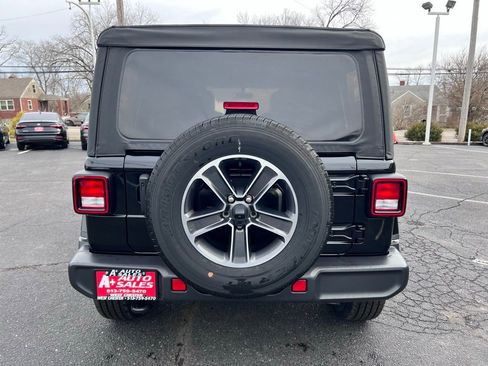 Used 2023 Jeep Wrangler Sahara w/ Cold Weather Group image 7