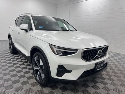 New 2025 Volvo XC40 B5 Core w/ Protection Package Premier