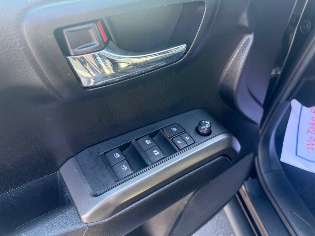 Used 2021 Toyota Tacoma TRD Sport AWD/4WD image 19