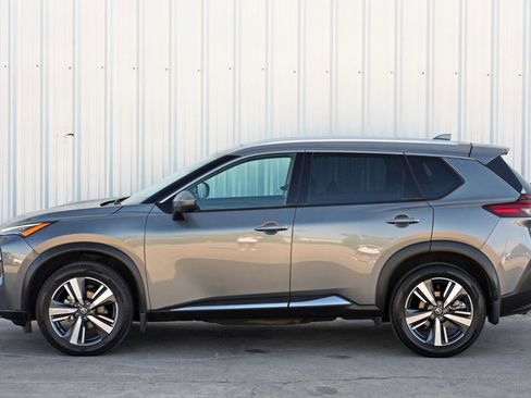 Used 2021 Nissan Rogue SL w/ Premium Package image 46