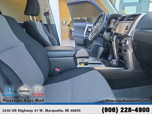 Used 2024 Toyota 4Runner SR5 AWD/4WD image 25