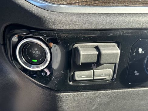 New 2026 GMC Sierra 1500 Elevation image 17