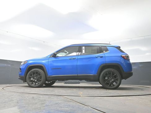 New 2026 Jeep Compass Latitude image 39