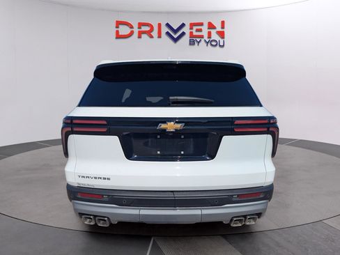 New 2026 Chevrolet Traverse LT image 4