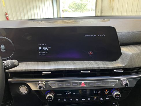 Used 2024 Kia Telluride SX w/ Towing Package image 40