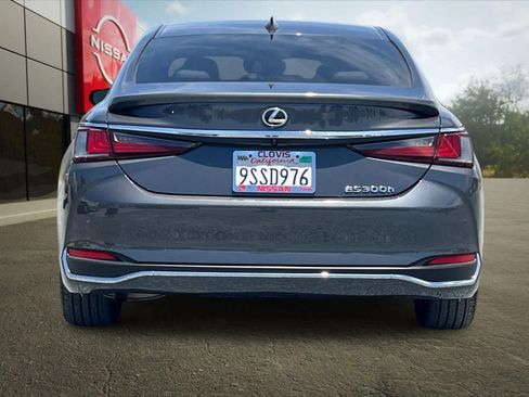 Used 2025 Lexus ES 300h w/ Premium Package FWD image 8