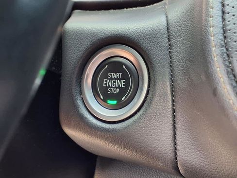 Used 2021 GMC Yukon XL SLT image 19