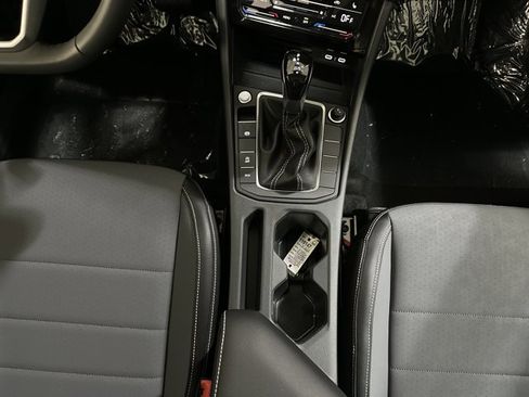 New 2026 Volkswagen Jetta SE FWD image 33