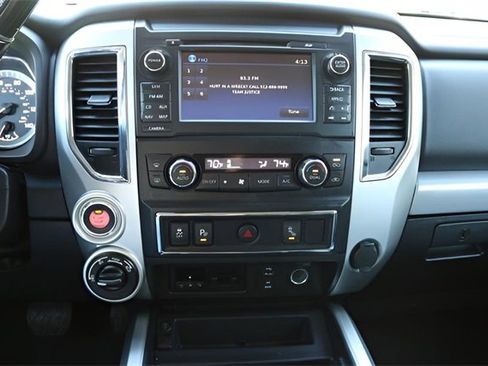 Used 2017 Nissan Titan PRO-4X image 23