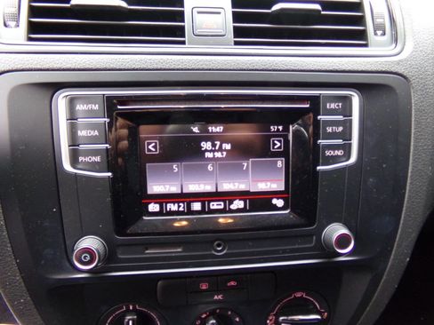 Used 2016 Volkswagen Jetta S image 29