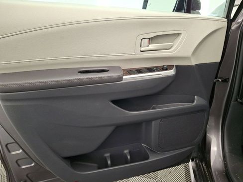 Certified 2024 Toyota Sienna LE image 10