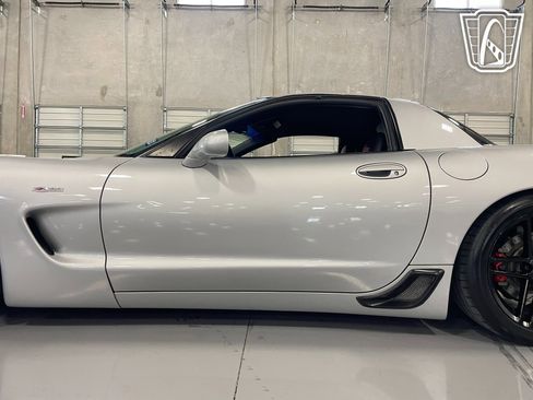 Used 2002 Chevrolet Corvette Z06 w/ Memory Pkg image 25