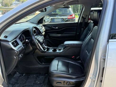 Used 2020 GMC Acadia SLT AWD/4WD image 10