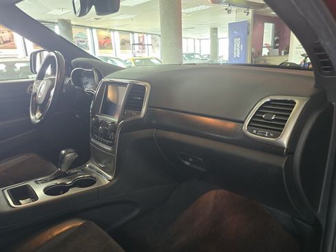 Used 2018 Jeep Grand Cherokee Altitude AWD/4WD image 14