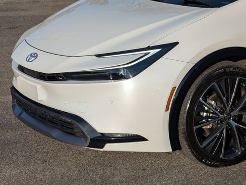 Used 2024 Toyota Prius XLE image 13