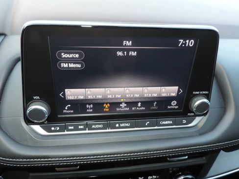 Certified 2023 Nissan Rogue SV FWD image 22