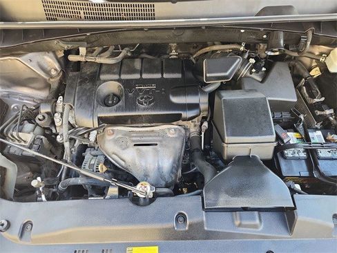 Used 2019 Toyota Highlander LE image 27