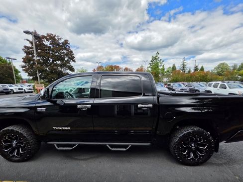 Used 2016 Toyota Tundra Limited w/ Limited Premium Package AWD/4WD image 4