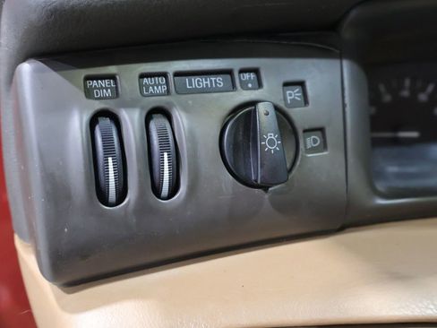 Used 1996 Lincoln Mark VIII RWD image 21