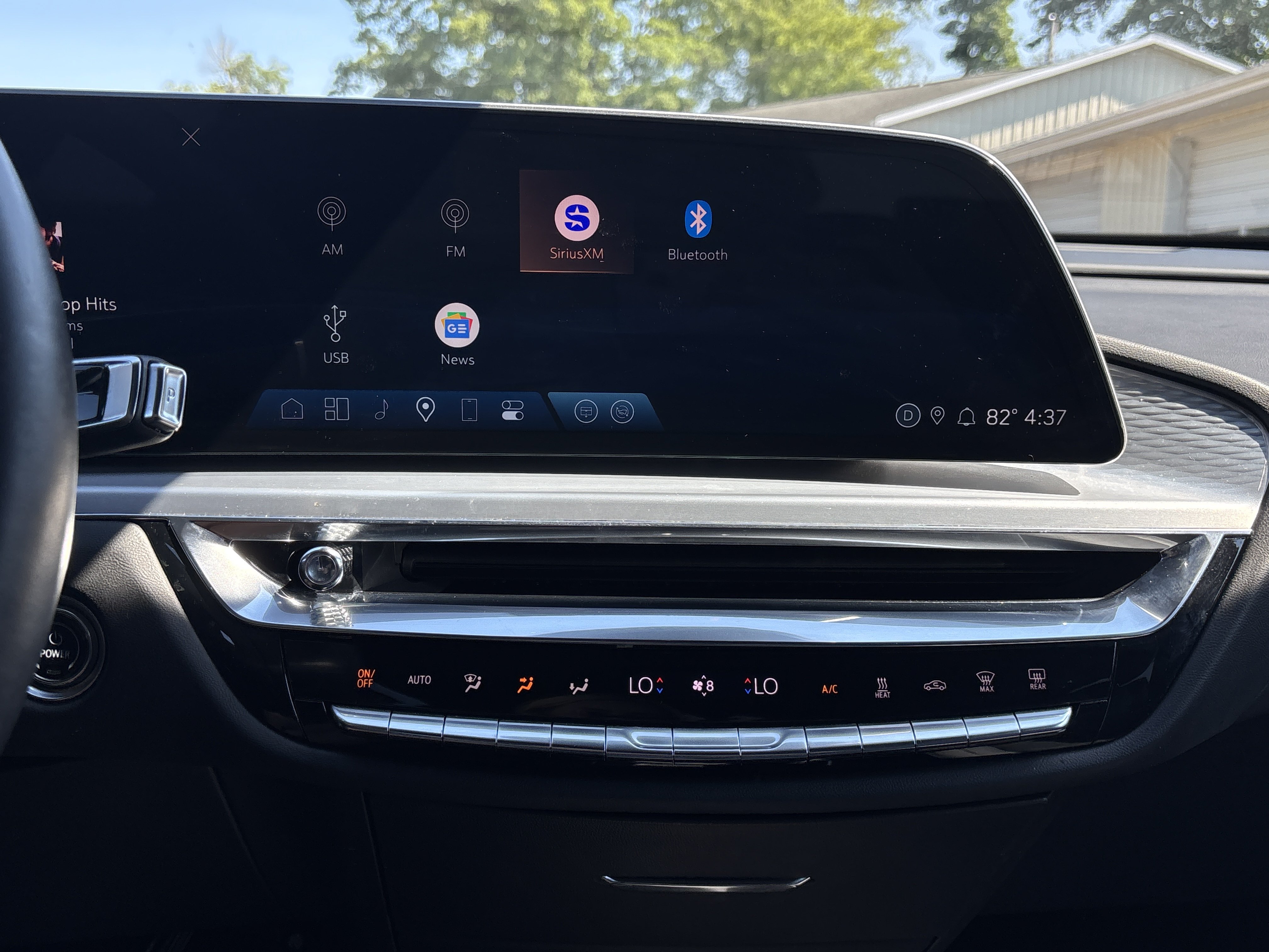 Used 2024 Cadillac Lyriq Luxury AWD/4WD image 16