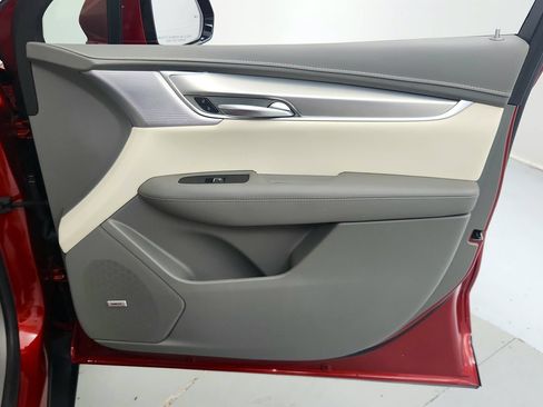 Certified 2024 Cadillac XT5 Premium Luxury w/ Technology Package AWD/4WD image 29