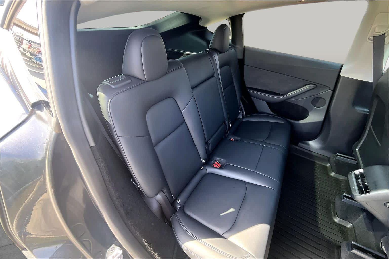 Used 2025 Tesla Model Y Long Range RWD image 18
