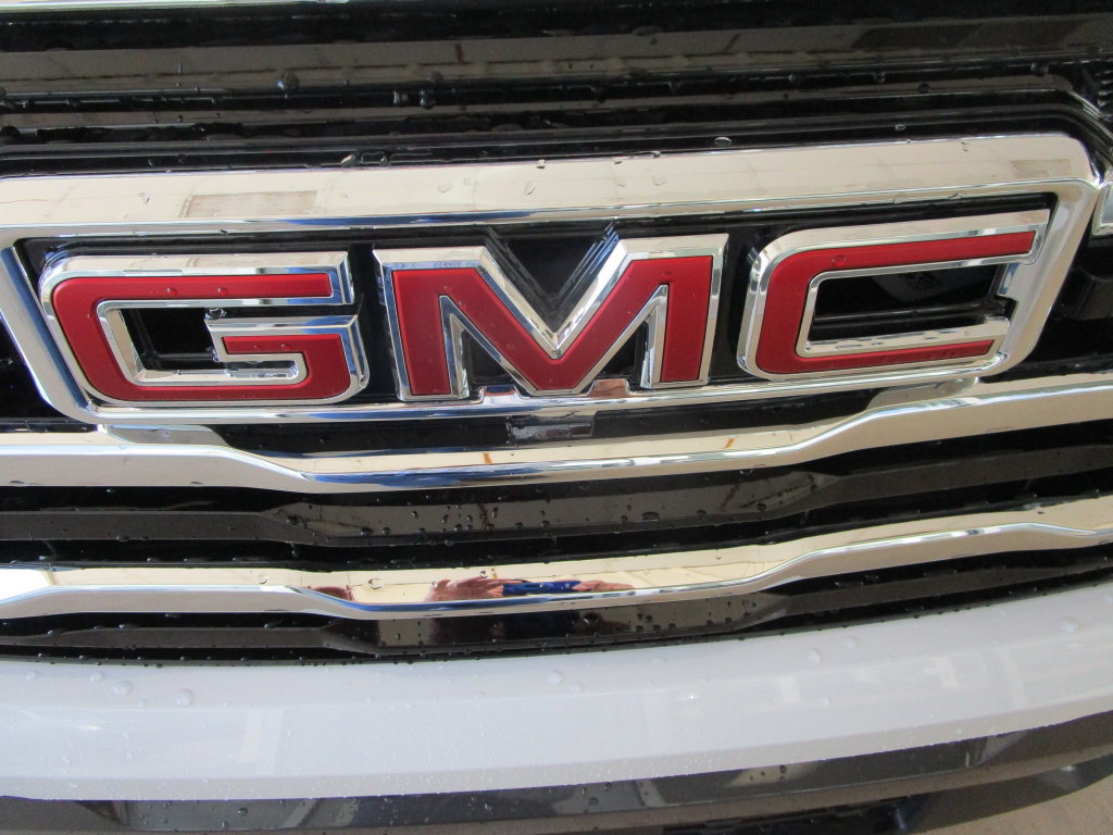New 2027 GMC Terrain Elevation w/ LPO, Floor Liner Package FWD image 21