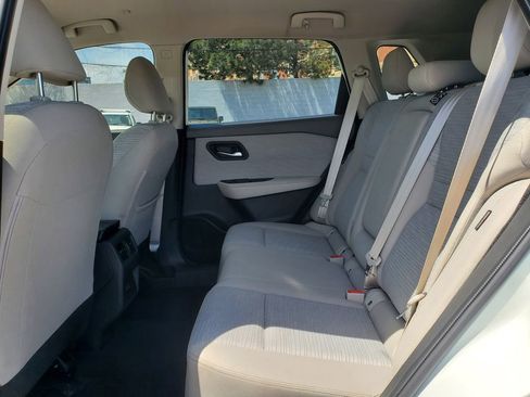 Used 2023 Nissan Rogue SV FWD image 9