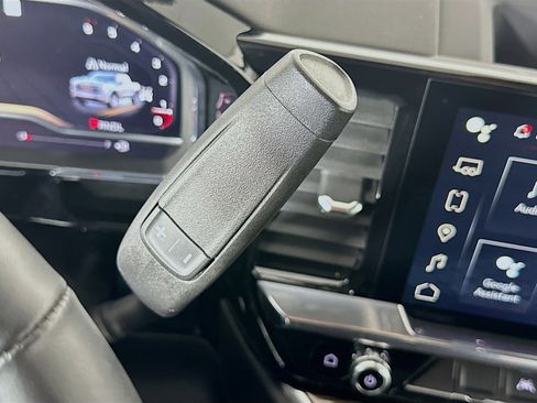 Used 2023 GMC Sierra 1500 Elevation image 24