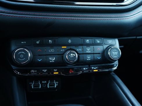 Used 2024 Dodge Durango GT AWD/4WD image 18